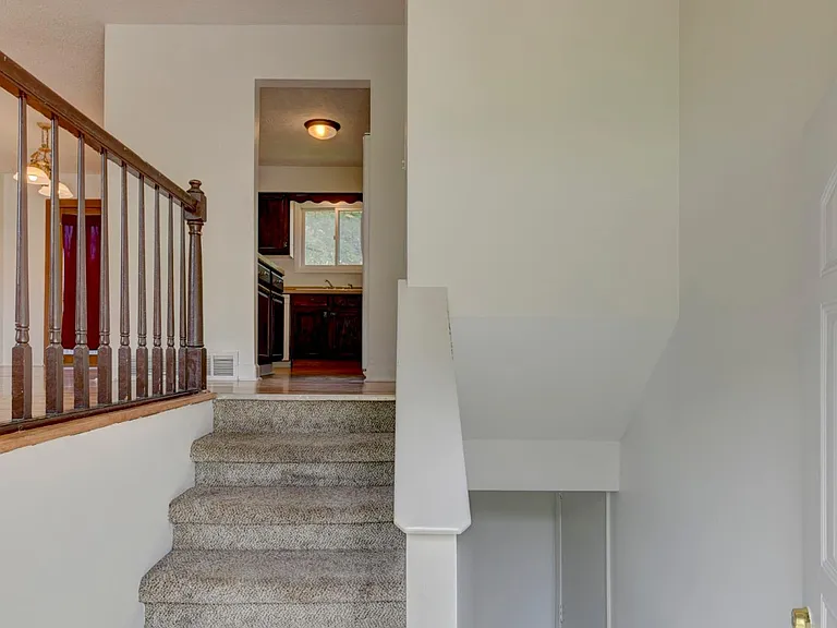 3514 Glory Cir — Photo 4