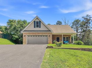 1062 N Mill Rd, Salem, VA 24153