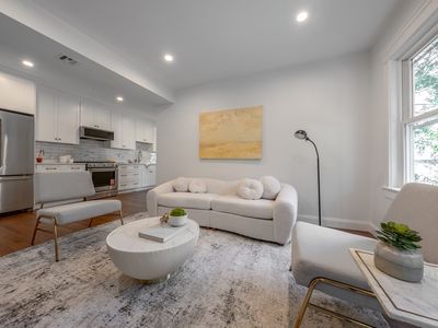 108 Florence St FLOOR 2, Roslindale, MA, 02131