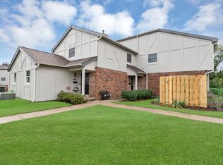 862 Bristol Dr, Barrington, IL 60010