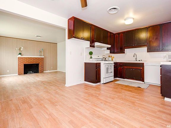 4th image of 5805 North Ave