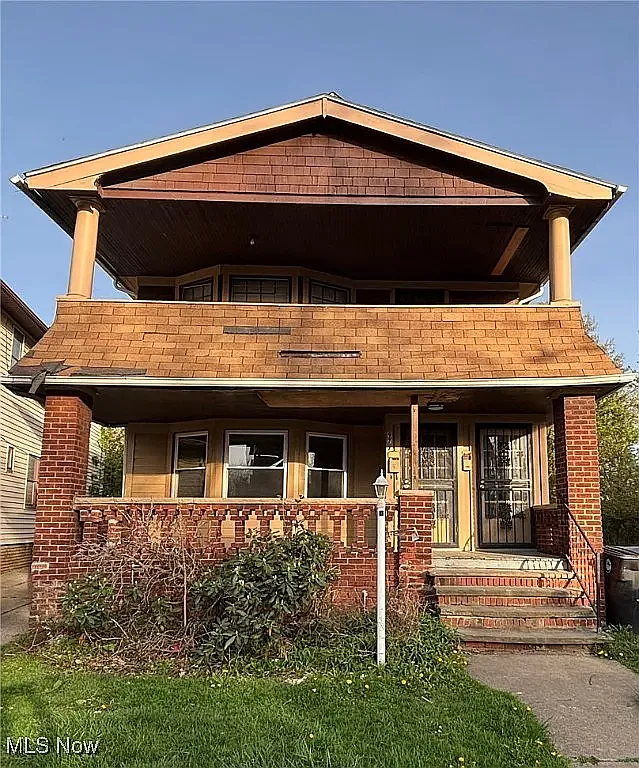 3 bed, 950 sqft, $1,300 — Photo 2