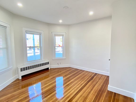 5th image of 258 Belmont St #1