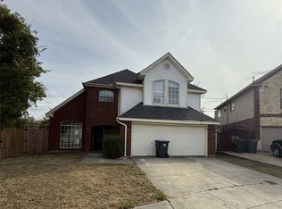 900 Blossomwood Ct, Arlington, TX 76017