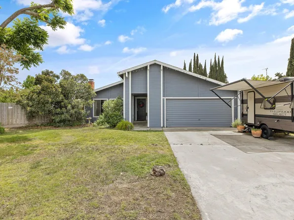 5601 W Laura Court, Visalia, CA 93277