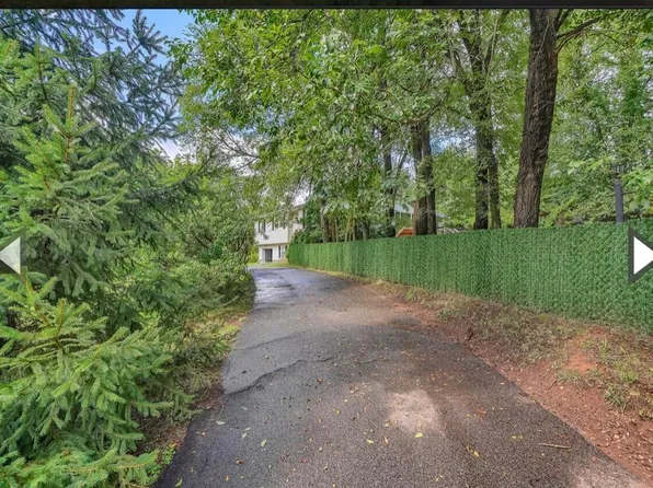 16 Victoria Dr, Airmont, NY 10901