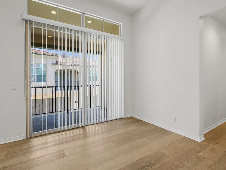 82 Parkwood — Photo 11