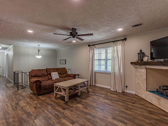 5th image of 86 Linda Ln