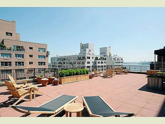 Sold by Stribling | media 5