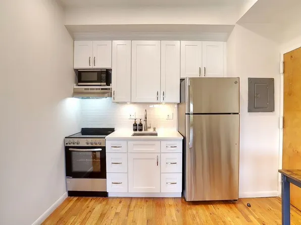 11 Cuneo Pl APT 3B, Jersey City, NJ 07307