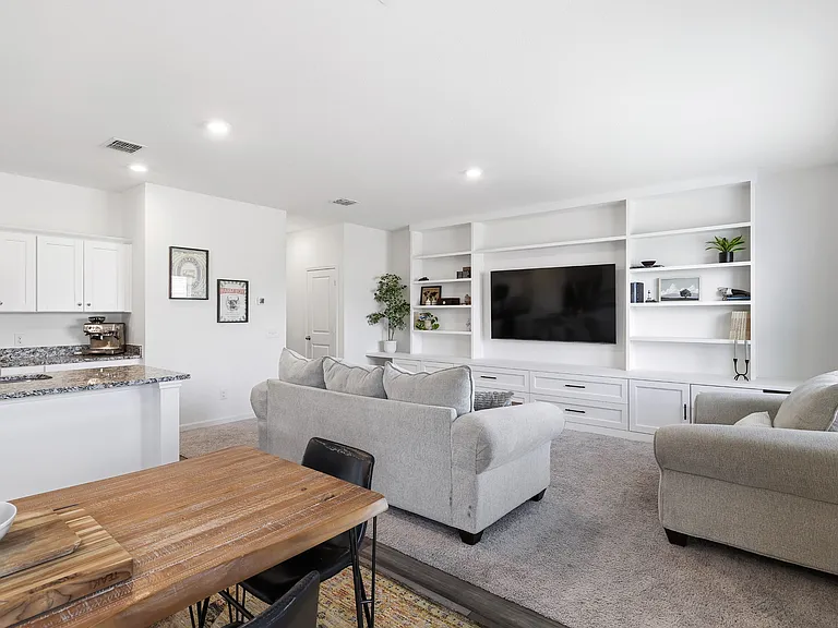 7726 Fern Holw — Photo 3