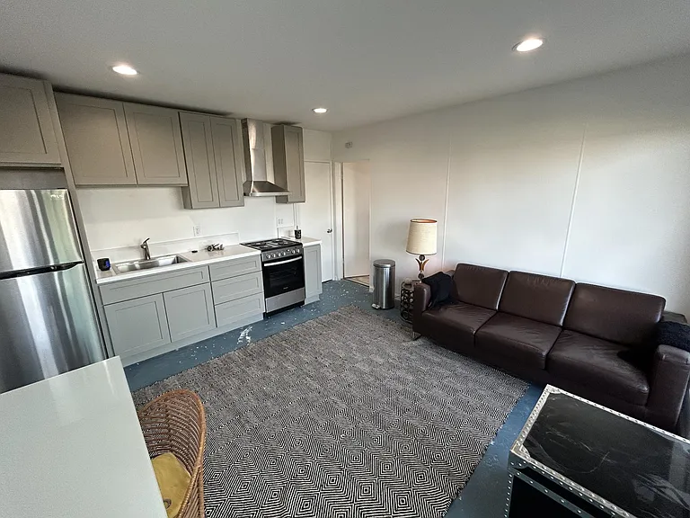 700 Lark Ct #B — Photo 5