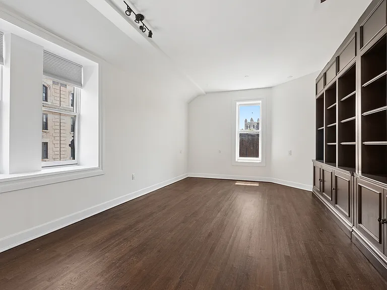72 Hamilton Ter — Photo 14
