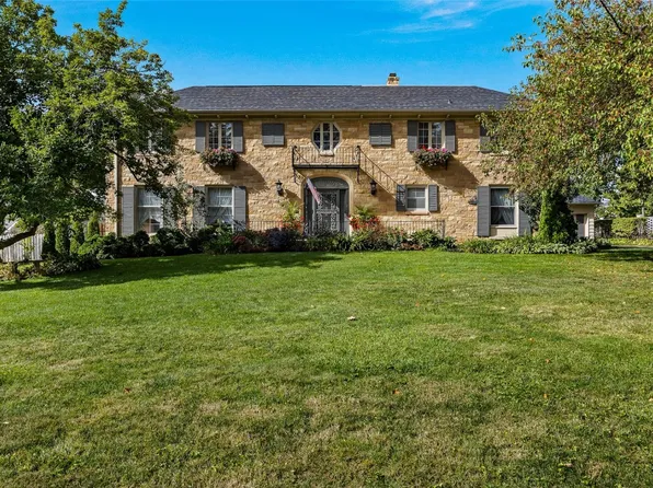 321 Crescent St SE, Cedar Rapids, IA 52403