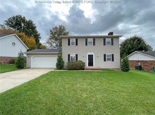 108 Sterling Dr, Hurricane, WV 25526