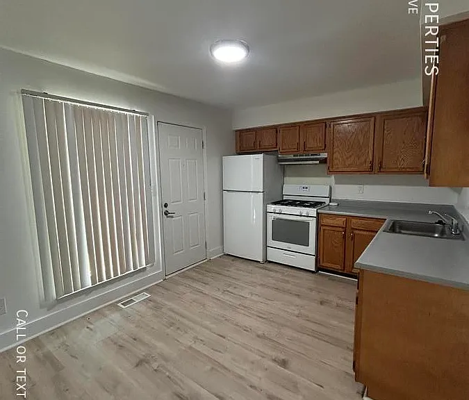 530 Villa Dr — Photo 2