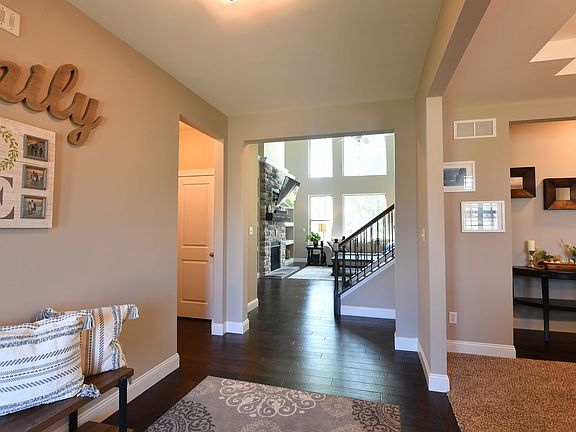 3rd image of 72 Kimball Grove Ct