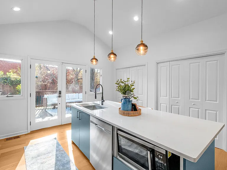 1330 Dean St — Photo 24