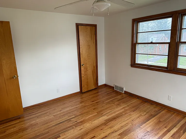 1158 Meadowbrook Ave SE — Photo 14