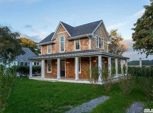 1060 2nd St, New Suffolk, NY 11956