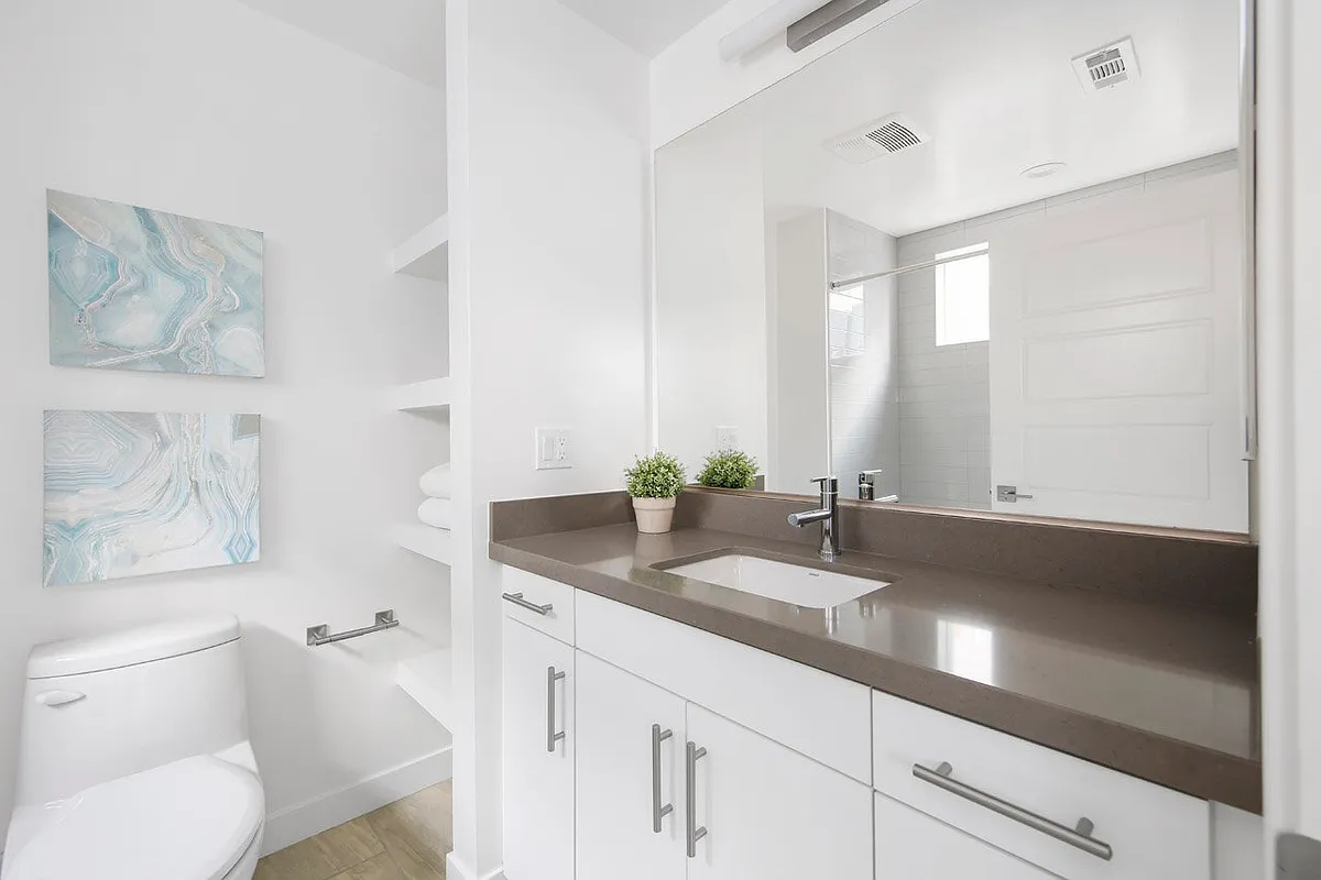 Building Photo - 5625 N Bella Blanco Dr