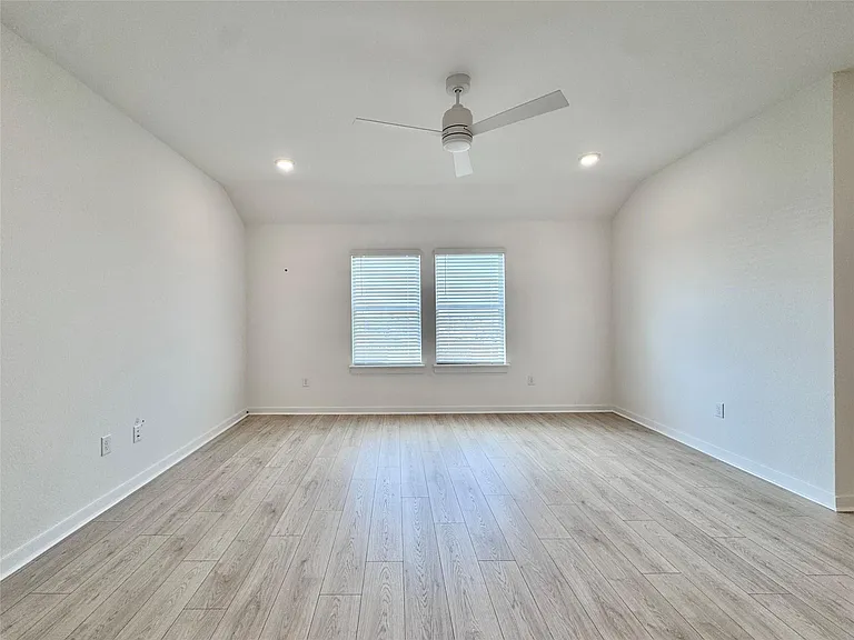 1821 Lazy Acres — Photo 15