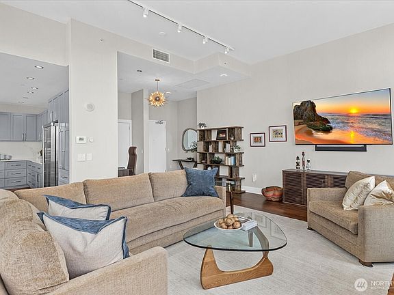5th image of 900 Lenora Street #1203