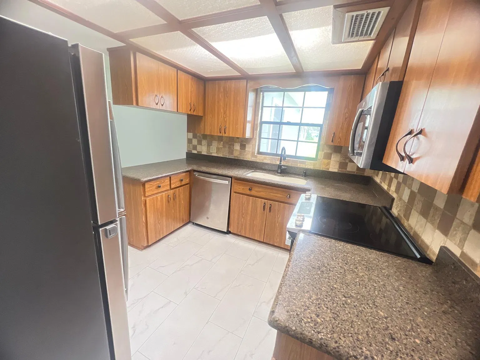 2 bed, 1480 sqft, $2,300 — Photo 2