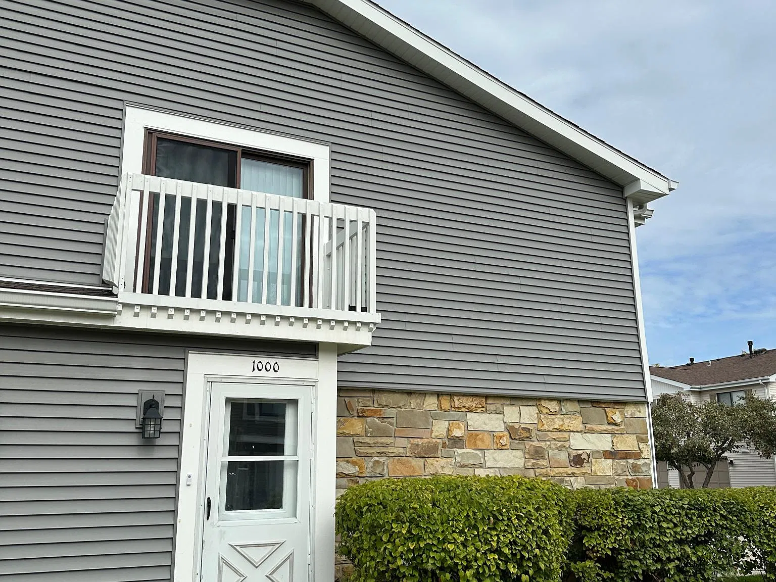 3 bed, 1125 sqft, $2,550 — Photo 3