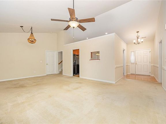 5th image of 574 Caladium Ct