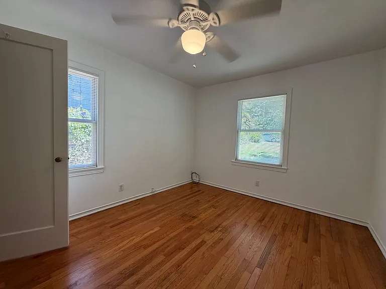 6039 Van Alstine Ave — Photo 2