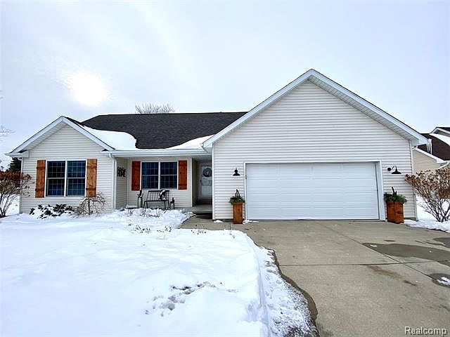 1st image of 3175 Hidden Valley Dr