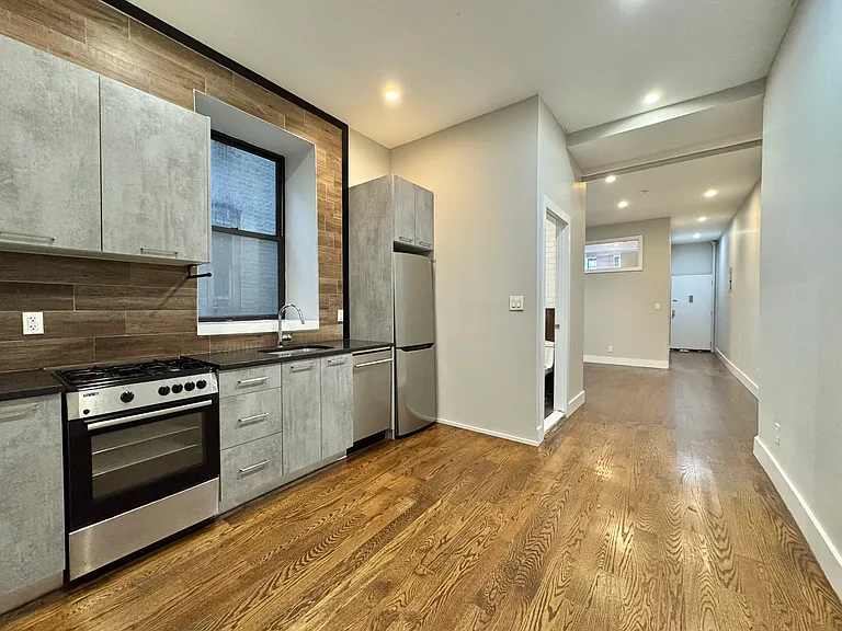 210 Humboldt St #27 — Photo 2