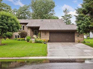 796 Sunset Dr, Eagan, MN 55123