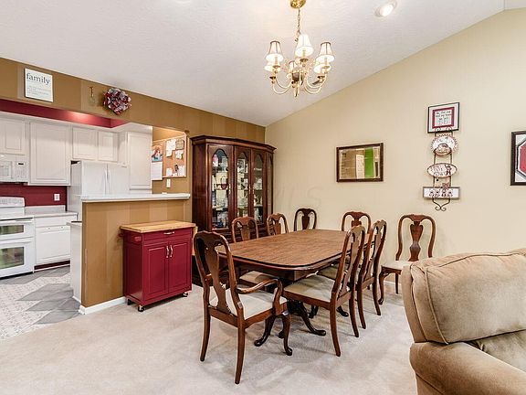 5th image of 599 Buckthorn Way