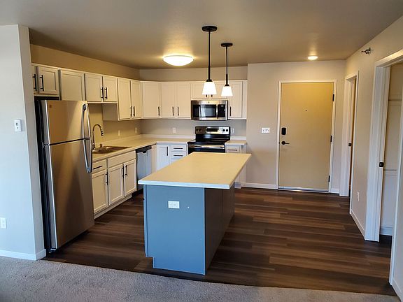4th image of 1212 Washington Ave #210