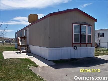 2006 Singlewide home in Candlewood Park MHC