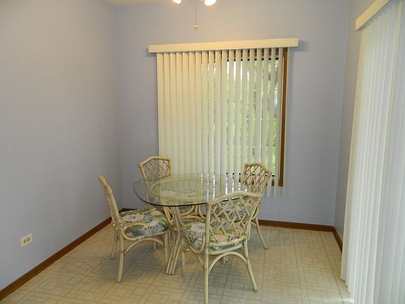 4th image of 1530 Commodore Ct Unit 7