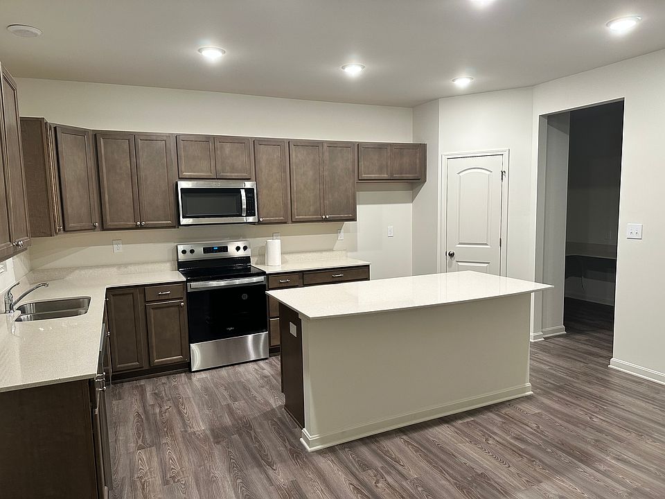 1st image of 4609 Golden Eagle Dr #21