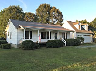 5515 Wagon Farm Rd, Efland, NC 27243