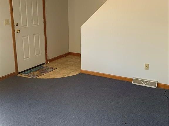 4th image of 109-111 Prospect Hill Ave
