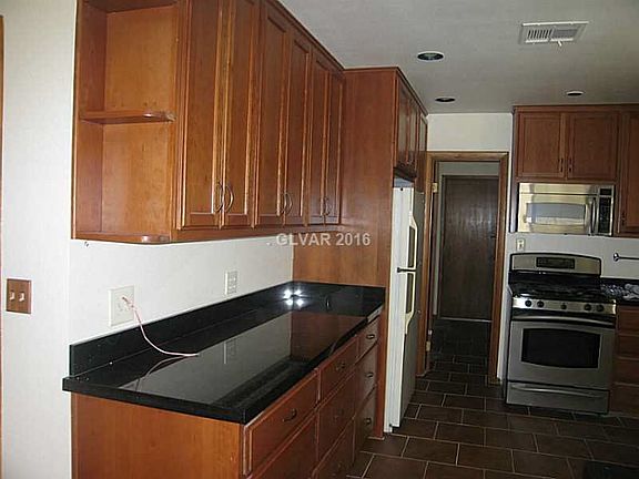 4th image of 812 Marina Dr #0
