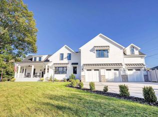 2091 Barberry Ln, Green Bay, WI 54304