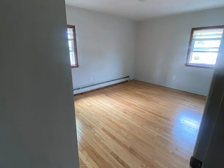 613 Jackson Ave — Photo 6
