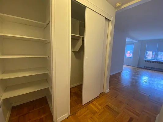 Rented by Bond New York | media 7