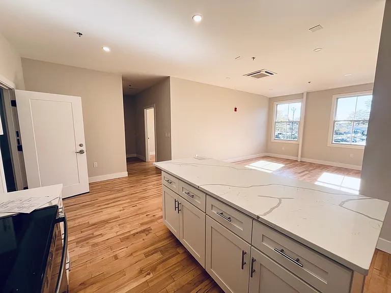 461 Main St #222 — Photo 3