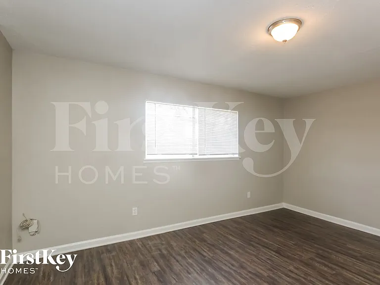 6217 Pine St — Photo 9