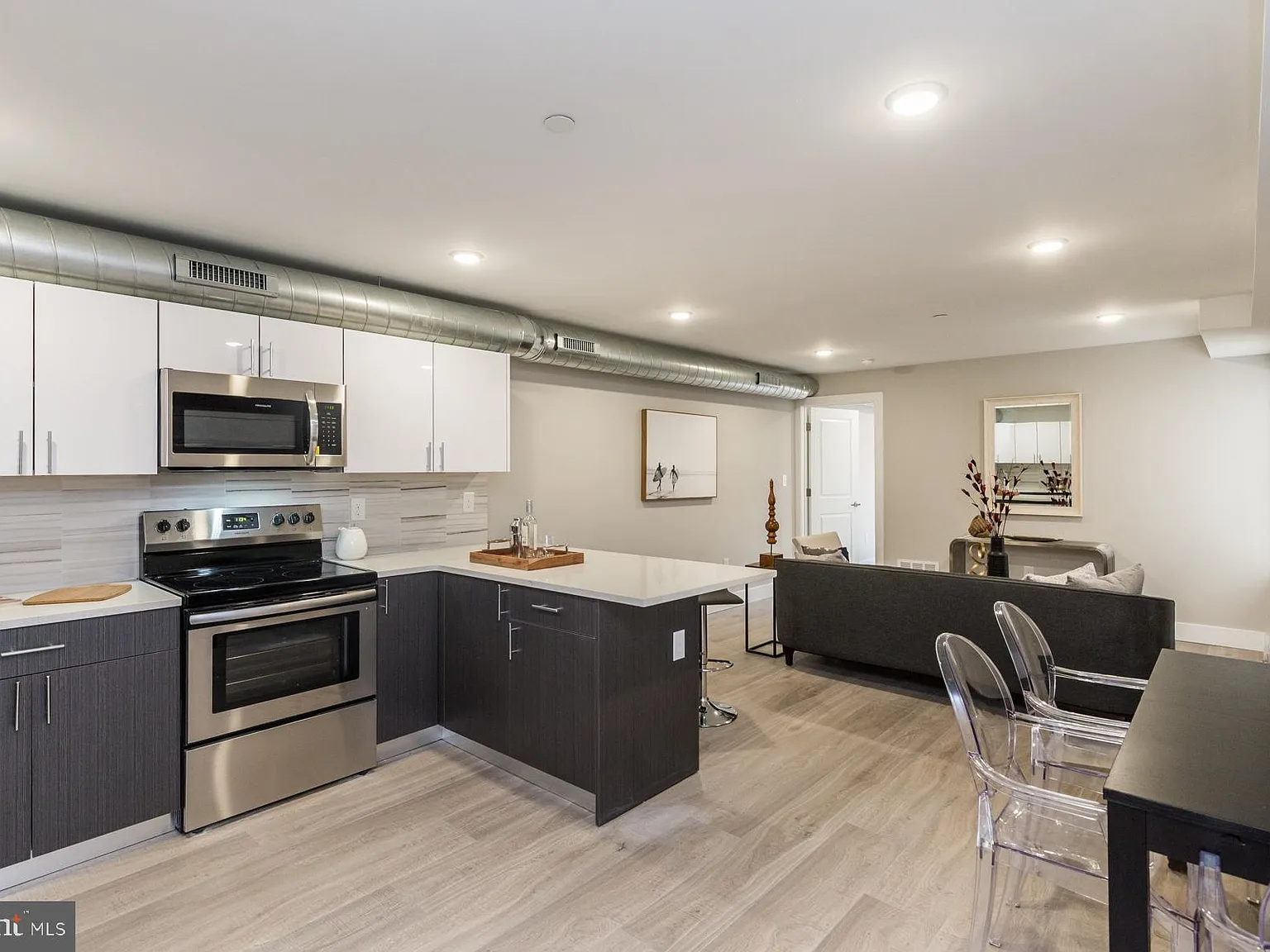 2 bed, 1.5 bath, $1,525 — Photo 4