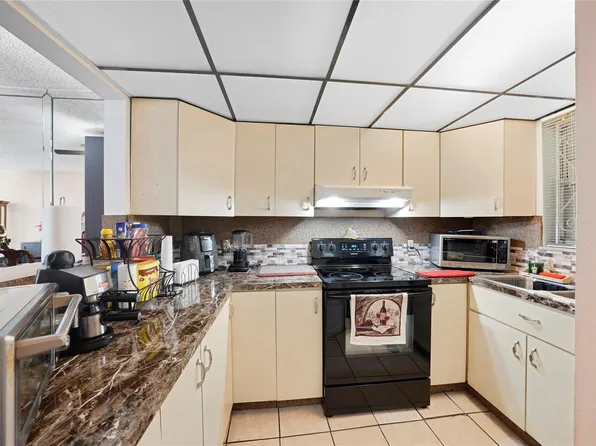 1750 W 46th Street #224, Hialeah, FL 33016