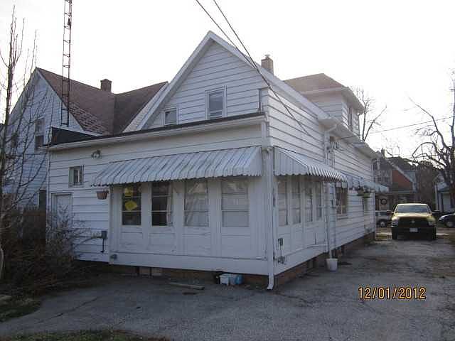 2nd image of 519 Dexter St